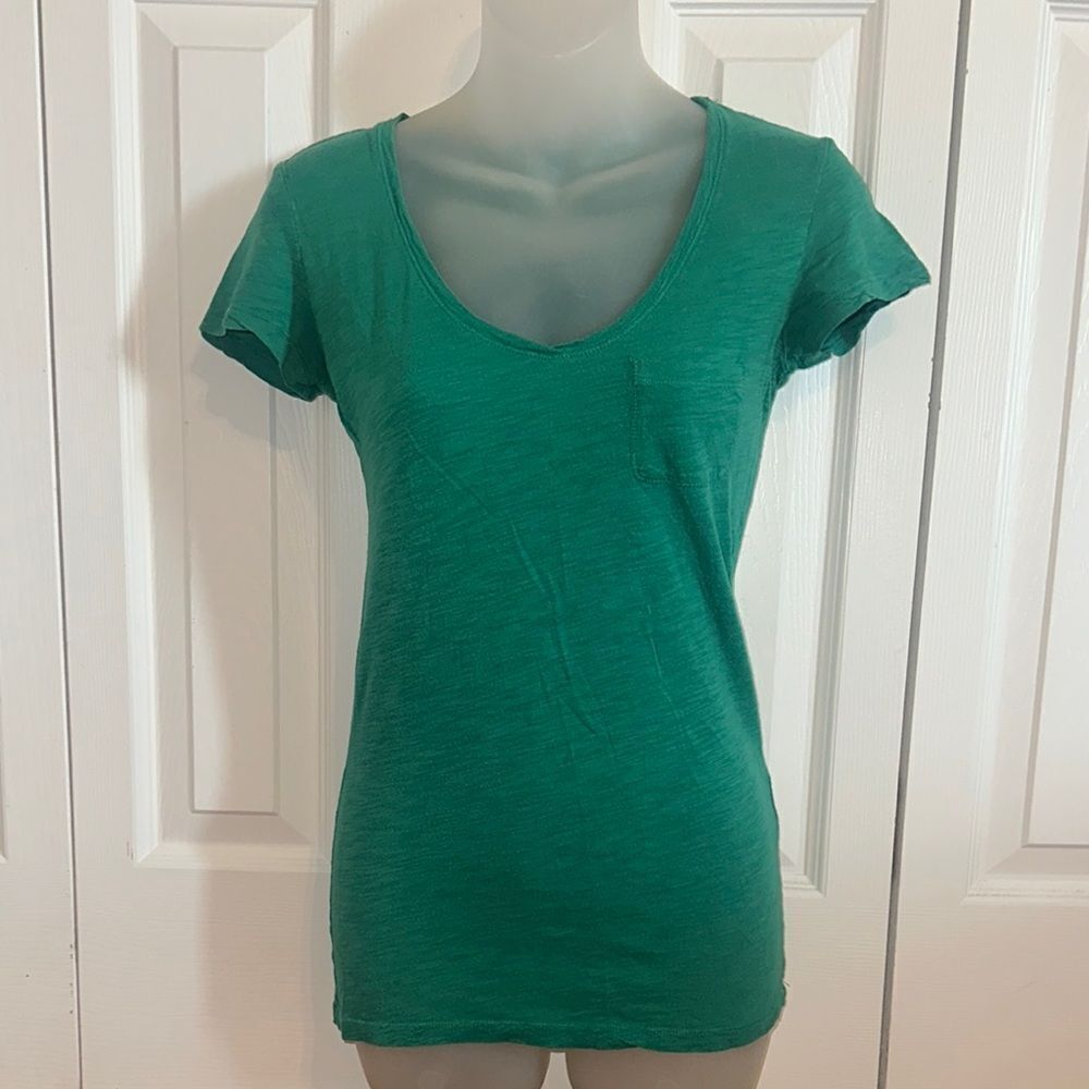 Victoria's Secret Green Fitted Tee Top Shirt XS